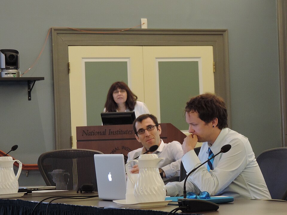 File:Wikipedians Wilson Hall NIH 29-May-2013.jpg