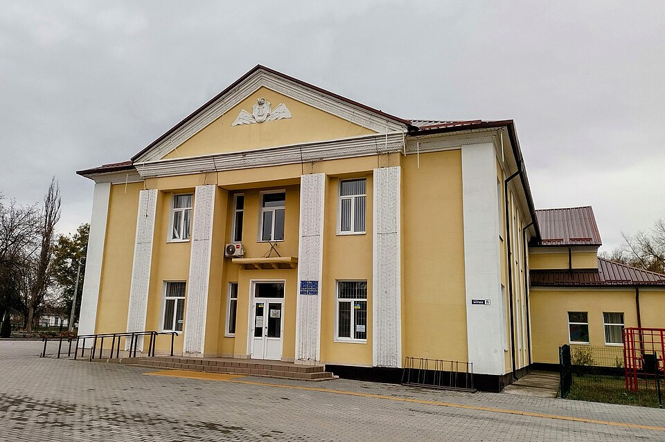 File:Синельникове Центр дитячої та юнацької творчості.jpg