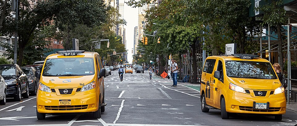 File:2019-09-29 23-46 Shiny Cabs 5th Av.jpg