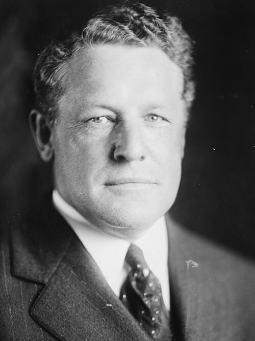 File:Everett J. Lake LCCN2014711574 (3x4a).jpg