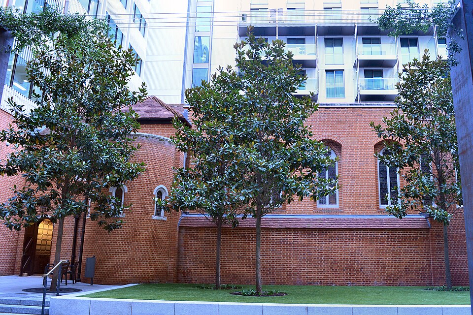 File:Fitzrovia Chapel in Fitzroy Place.jpg