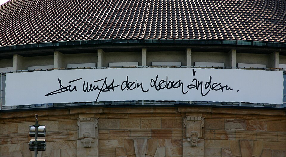 File:Freiburg-Theater-06-Du musst dein Leben aendern-2009-gje.jpg