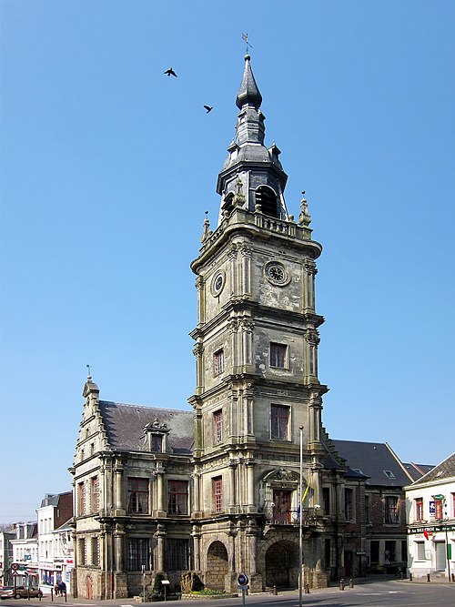 File:Le cateau beffroi.JPG