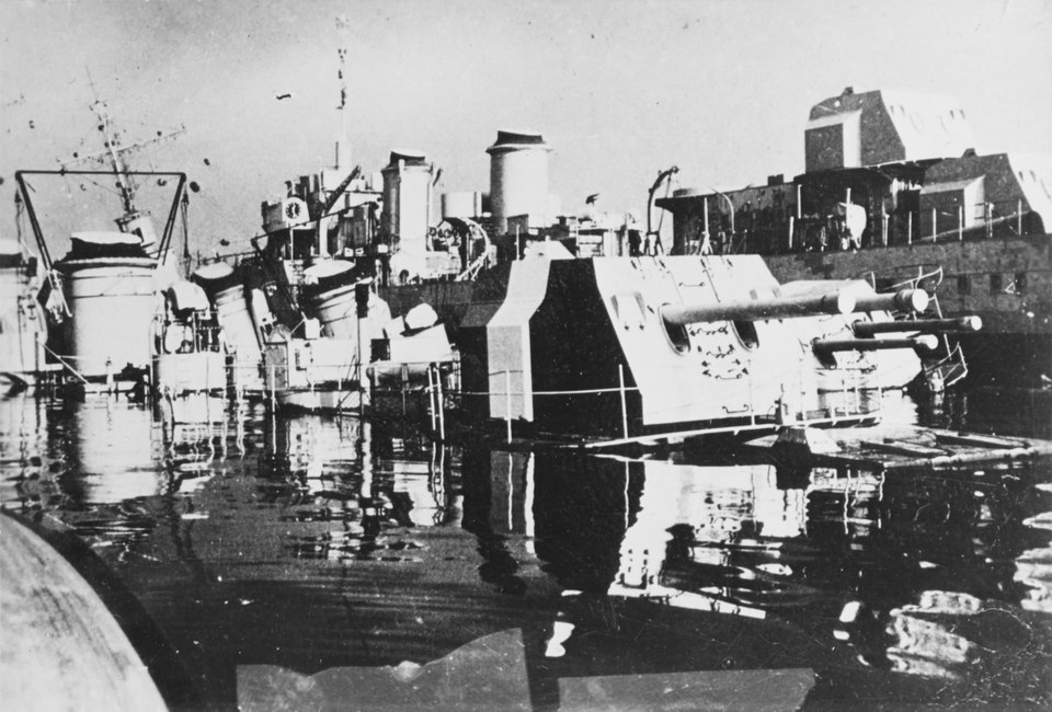 File:Scuttled Le Hardi class NH 110745.tiff