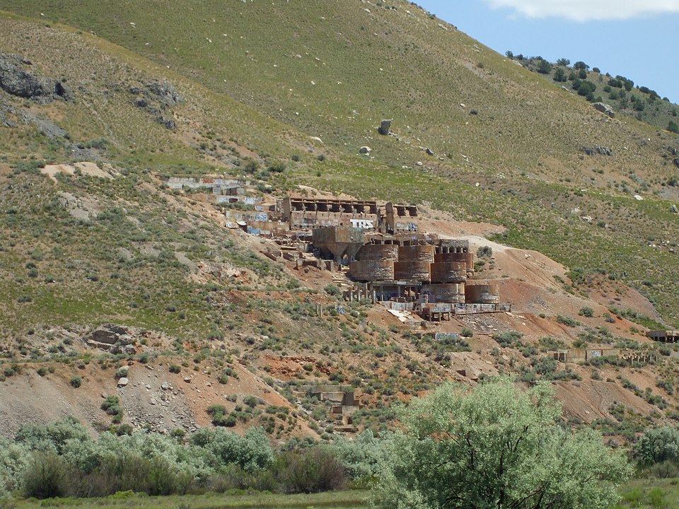 File:Tintic Standard Reduction Mill.jpeg