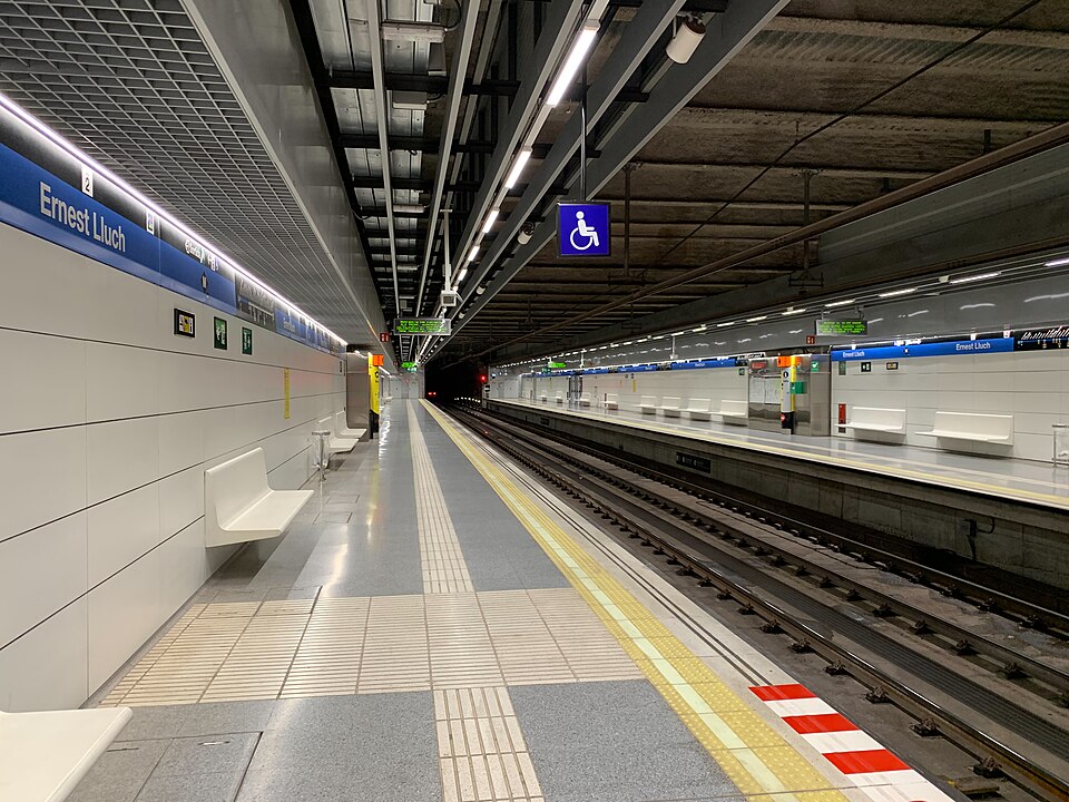 File:Barcelona 17 36 58 461000.jpeg