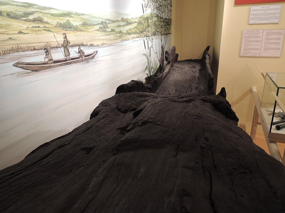 File:Congleton log boat new.JPG