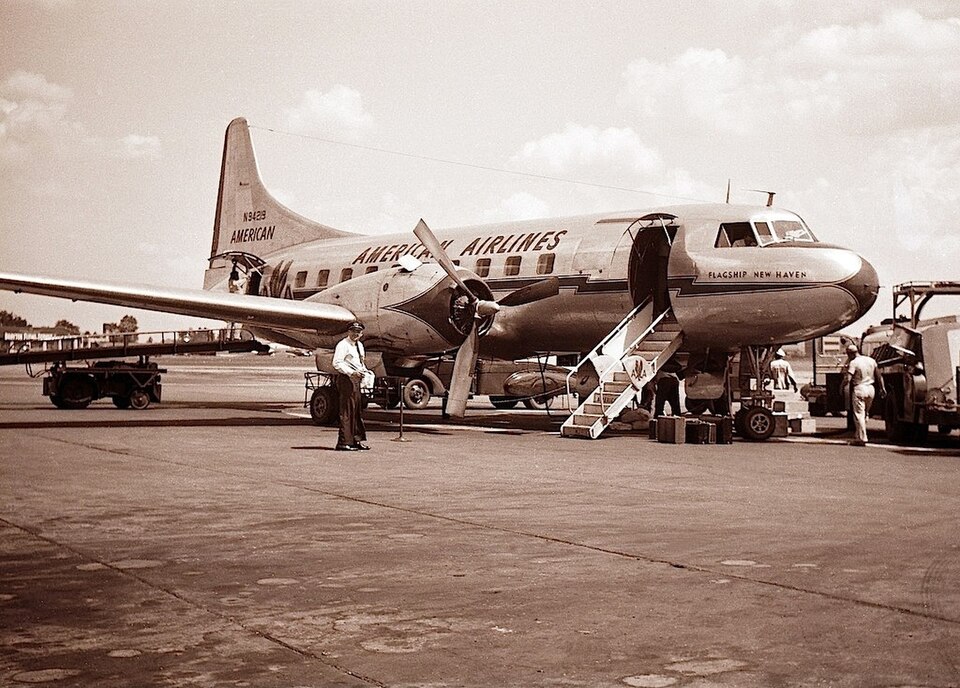 File:Convair CV-240, American Airlines JP7312361.jpg