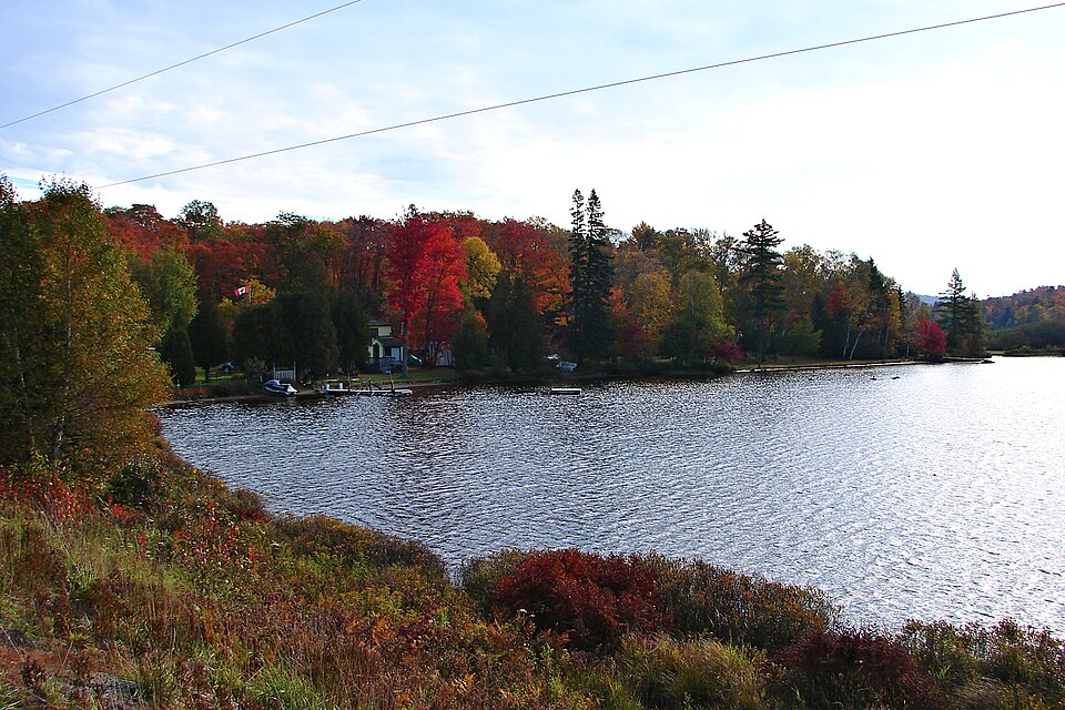 File:Island Lake ON.JPG