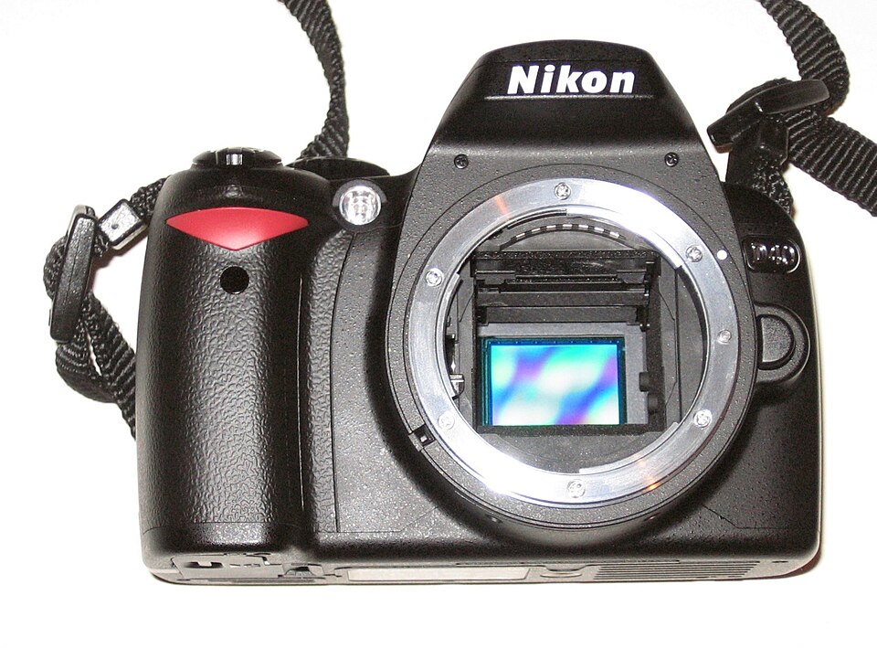 File:Nikon D40 sensor.jpg