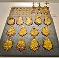 Thorn-shaped apricot leaf / Walking ornament