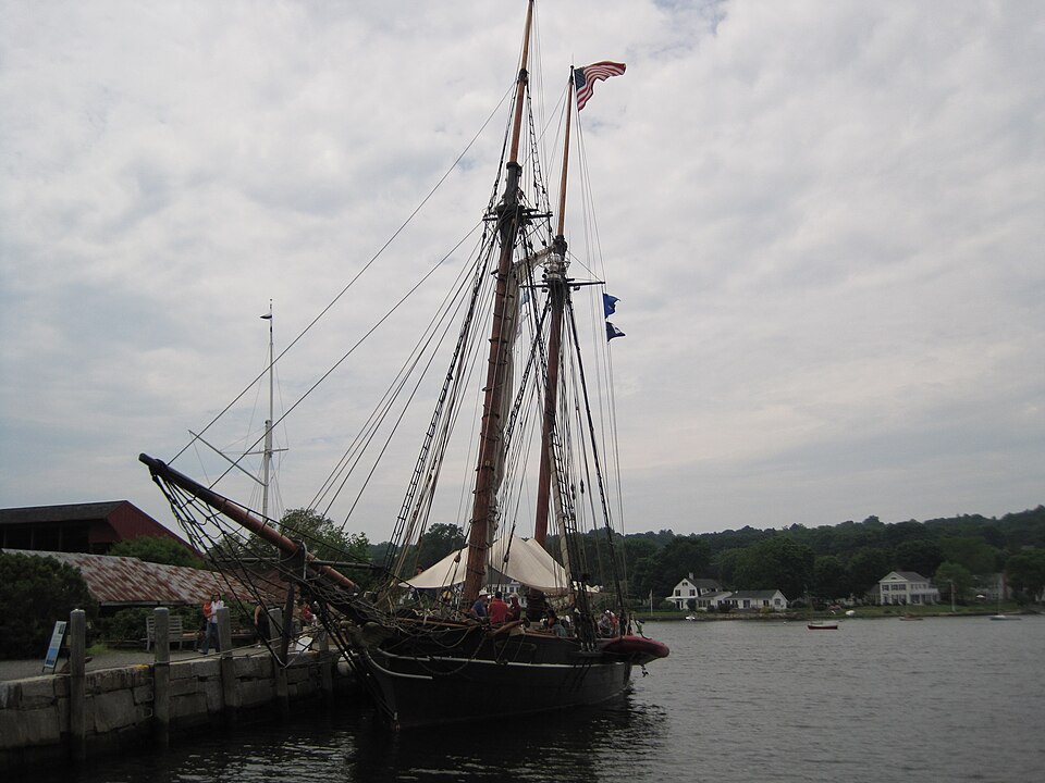 File:Amistad2010.jpg