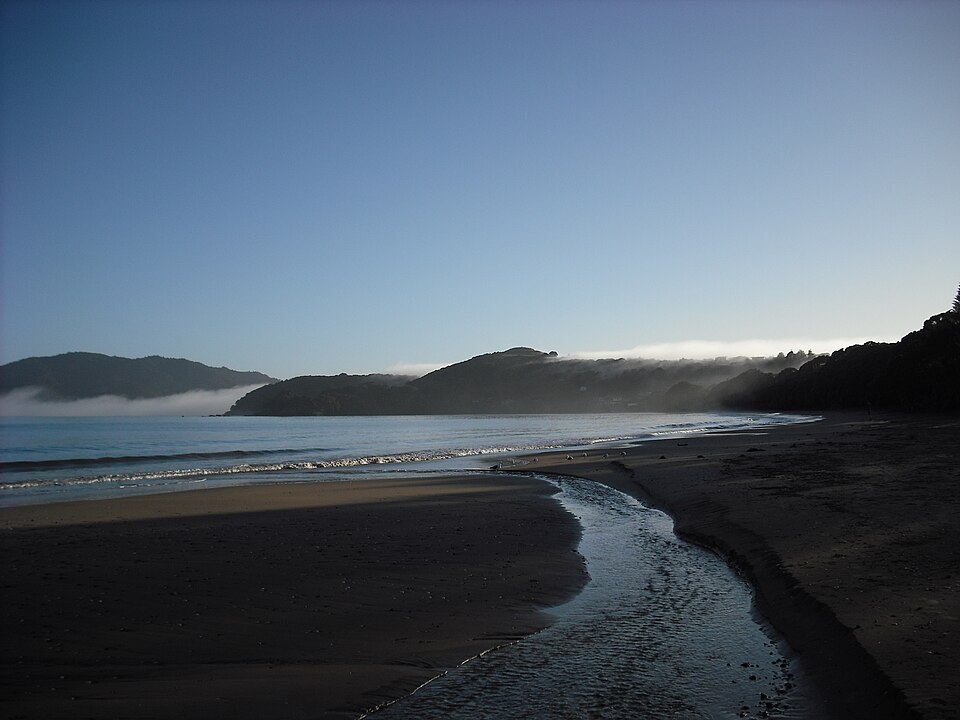 File:Coopers Beach.JPG