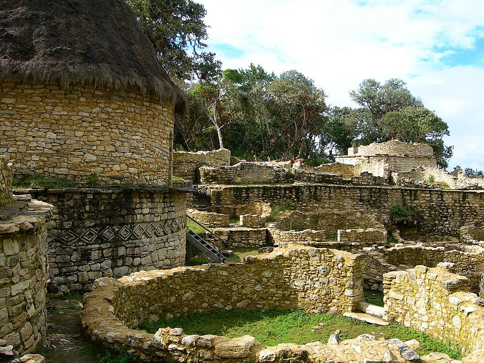 File:Kuelap.jpg