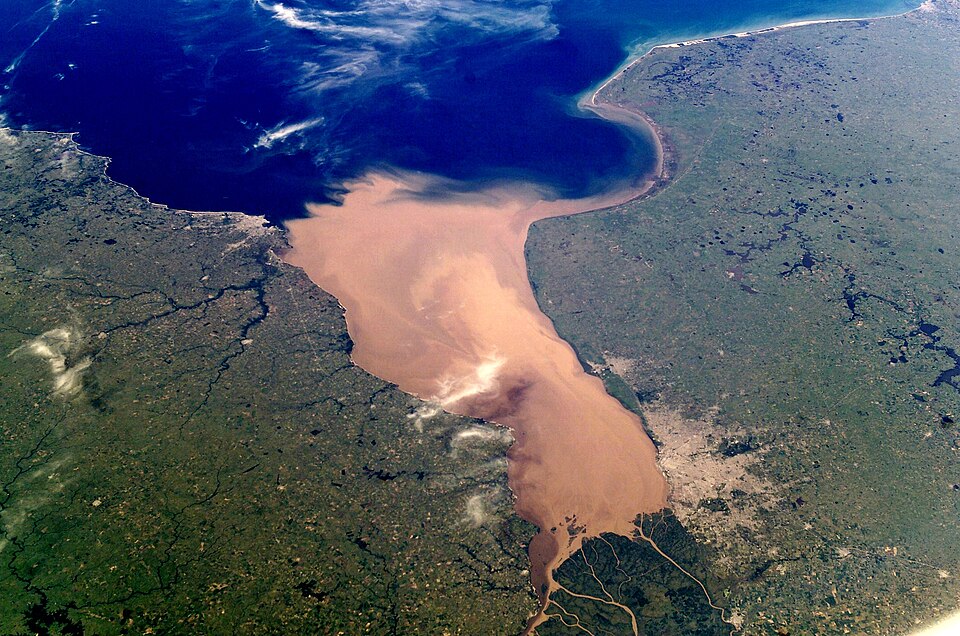 File:Rio de la Plata BA 2.JPG