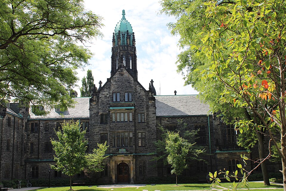 File:Trinity College Quad Facing Tower.jpg