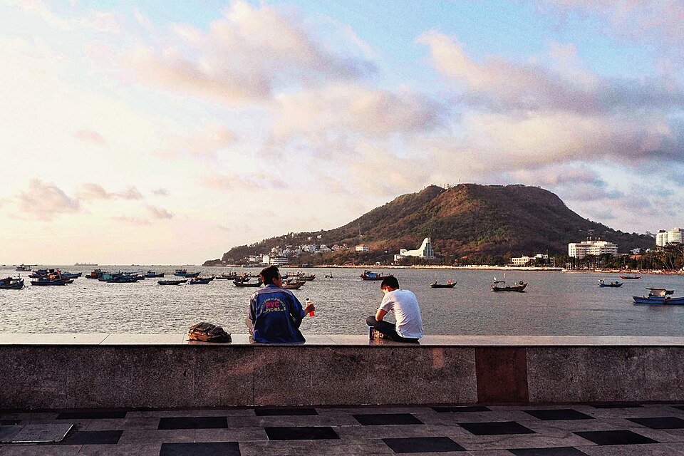 File:Vũng Tàu sunset.jpg