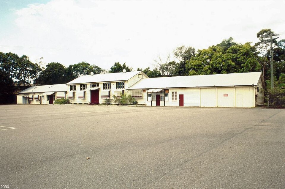 File:Gona Barracks (2003).jpg