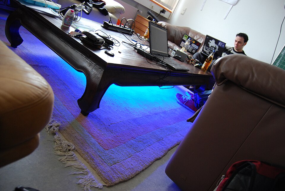 File:HS ChillyChill Oimped Coffee Table I.JPG