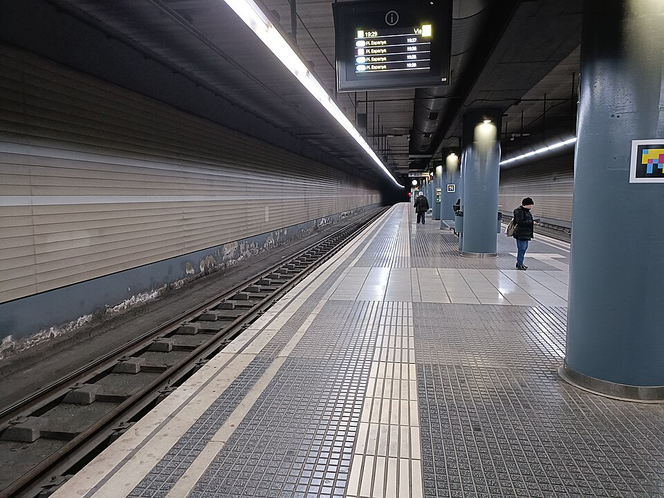 File:Magòria La Campana L8 2025.jpg
