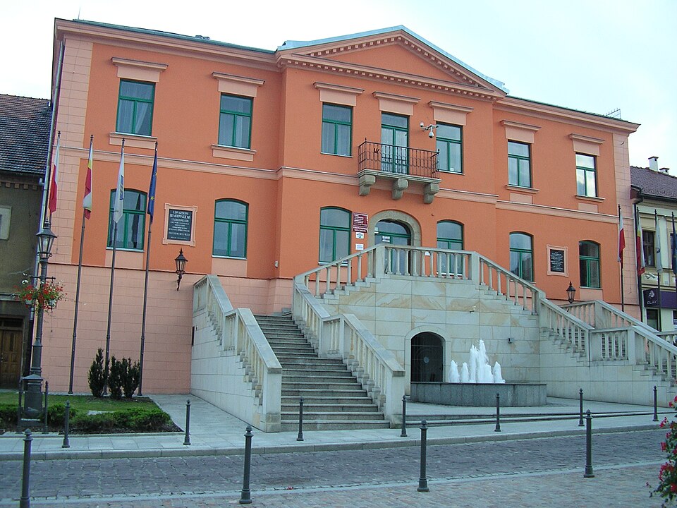 File:Przychodzki Palace in Wieliczka 1.jpg