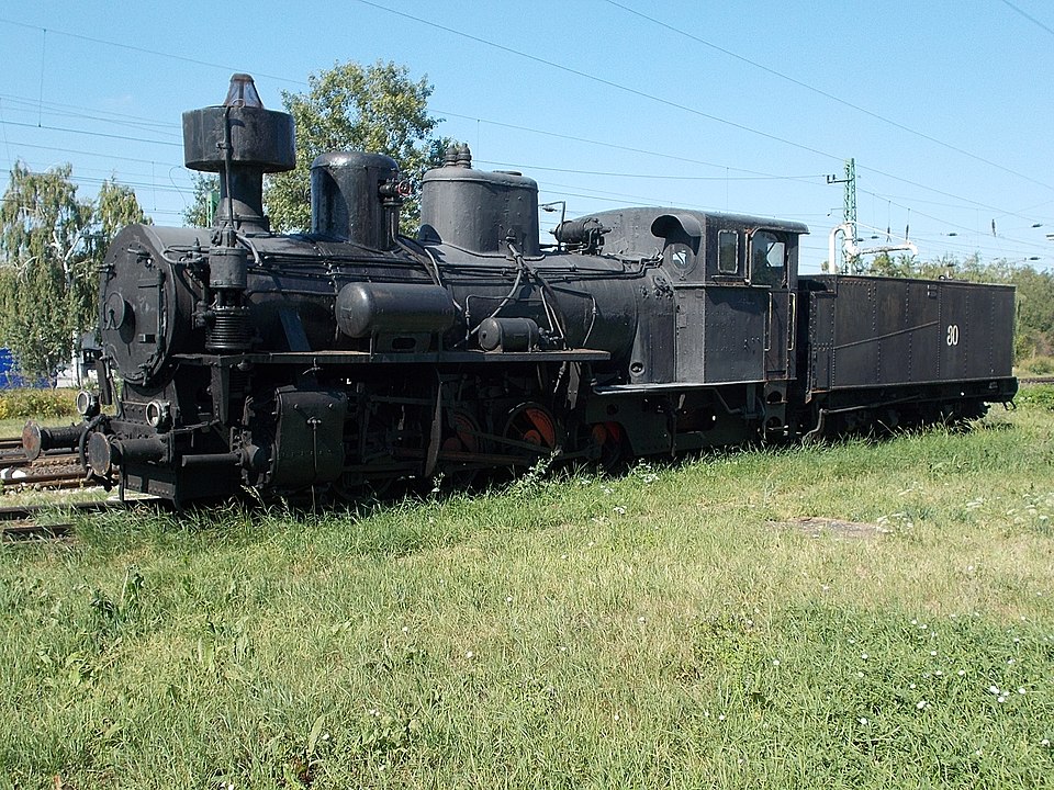 File:Railway station, steam loco, 2017 Mosonmagyaróvár.jpg