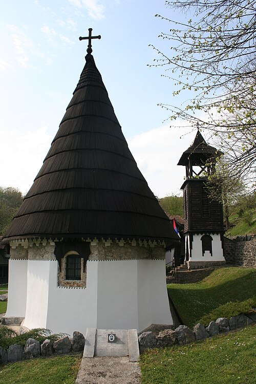 File:Crkva Dobri potok 061.jpg