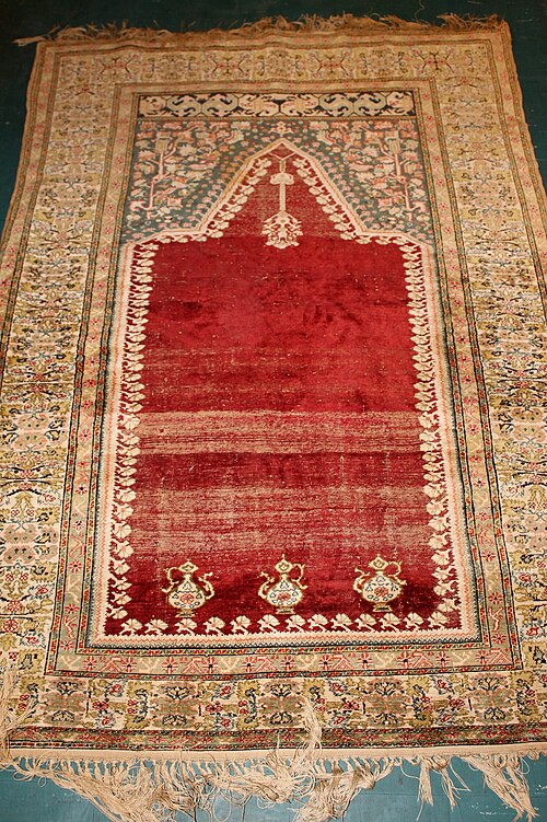 File:Kayseri prayer rug, Anatolia Turkey.jpg