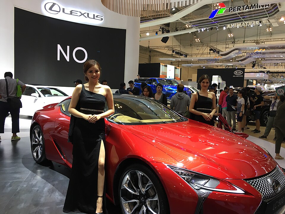 File:Lexus GIIAS 2017.JPG