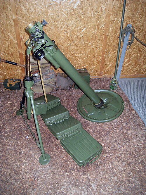 File:Minenwerfer BM-41 im Museum Full.jpg