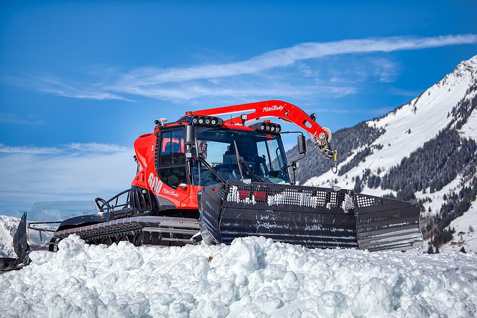 File:PistenBully 600 Polar Les-Diablerets 2020-03-08 13-11.jpg