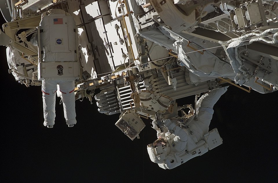 File:STS-117 EVA1d.jpg