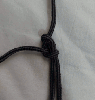 If a bowline is tied and the two free ends of the rope are brought together in the simplest way, the mathematical knot obtained is the so-called 6₂ knot. The sequence of necessary moves is depicted here.