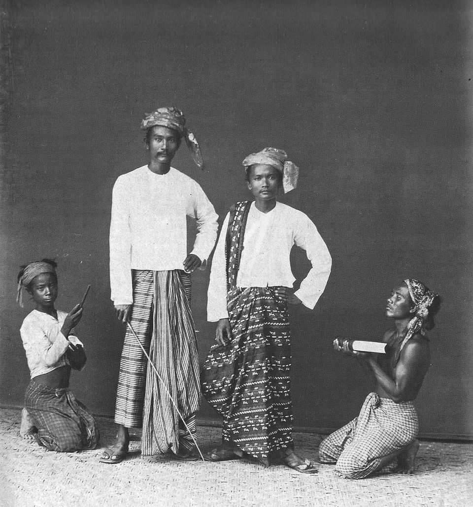 File:Burmese nobles.JPG