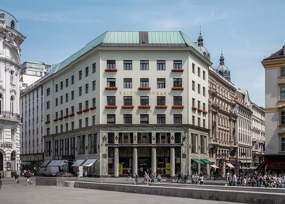 File:Looshaus Michaelerplatz.JPG