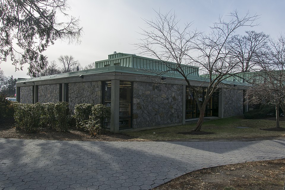 File:Mount Pleasant Public Library 03.jpg
