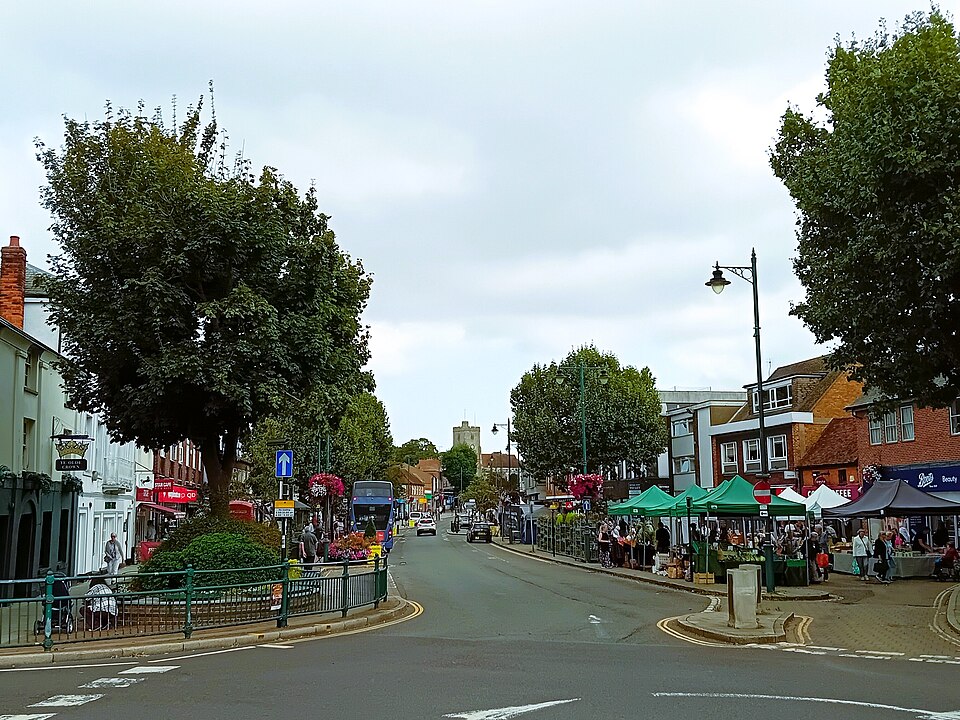 File:Rayleigh High Street, 18 September 2024.jpg