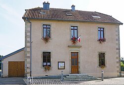 The town hall in Errevet