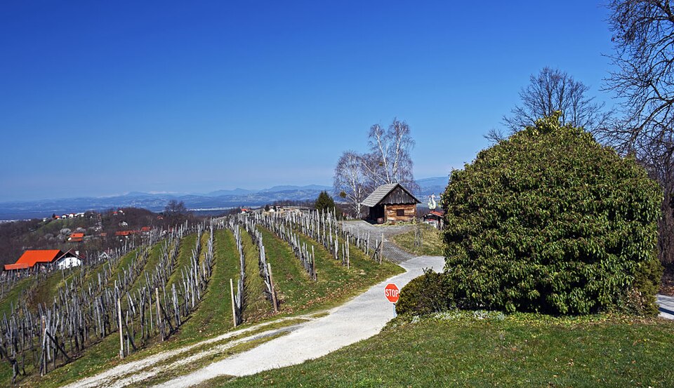 File:Gadova peč.jpg