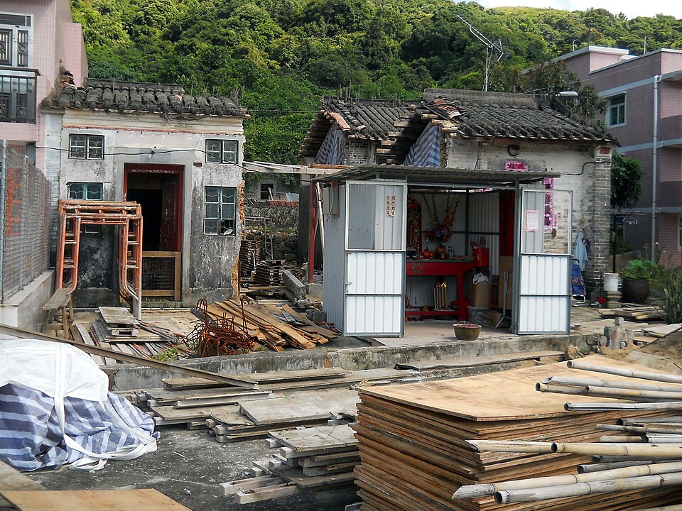 File:HK HaTinLiuHa ChungAncestralHall 2012Rebuilt.JPG