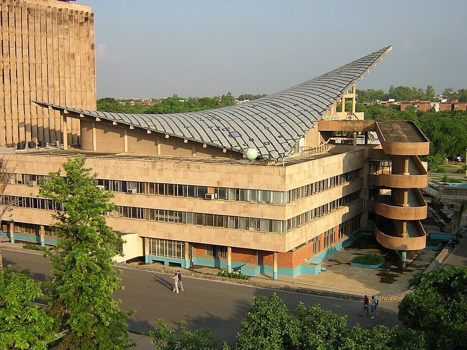 File:IIT Delhi Mathematics dept.jpg