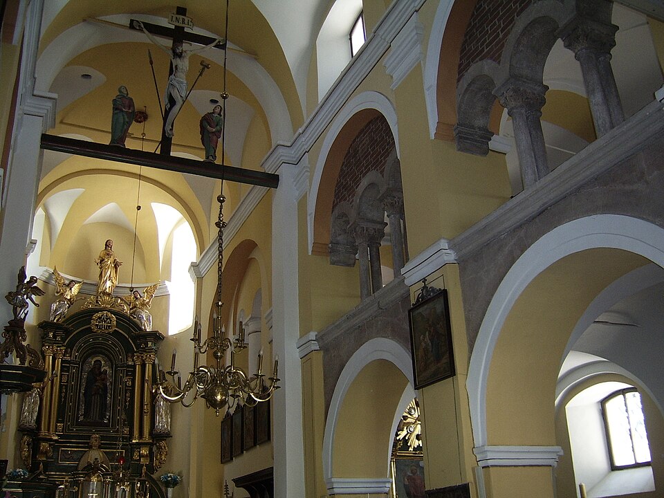 File:Kościelec - kościół wnętrze (22.VI.2008).JPG