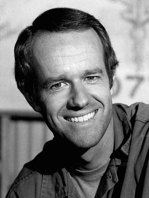 File:Mike Farrell MASH 1975.JPG
