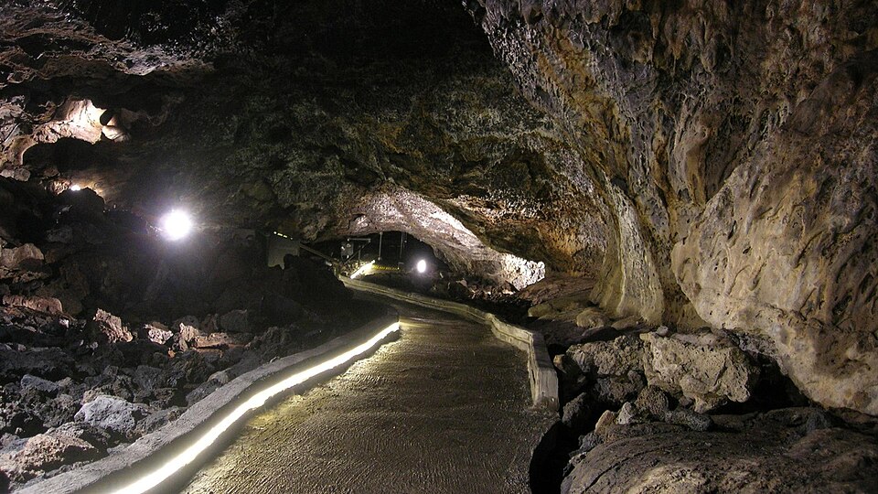 File:Mushpot Walkway.jpg