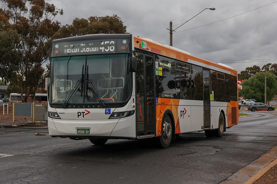 File:Route 458 Bus.jpg