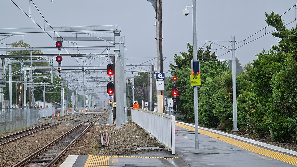 File:Upper Hutt Signals 2021.jpg