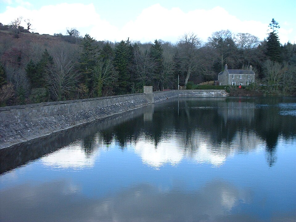 File:Litton Resovoir dam.JPG