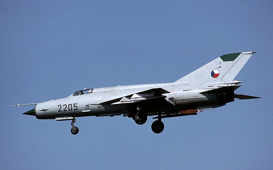 File:MiG-21MF (12866082514).jpg