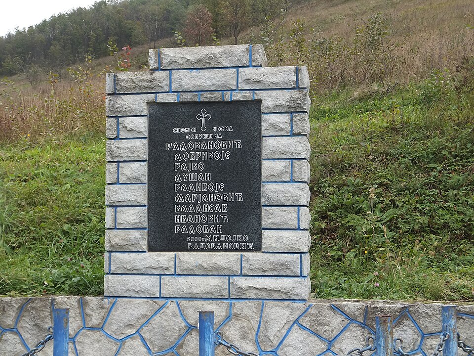 File:Reljinci, Spomen česma Soluncima, M01.jpg