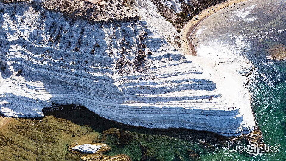 File:Scala dei Turchi Agrigento Sicilia (36752503125).jpg